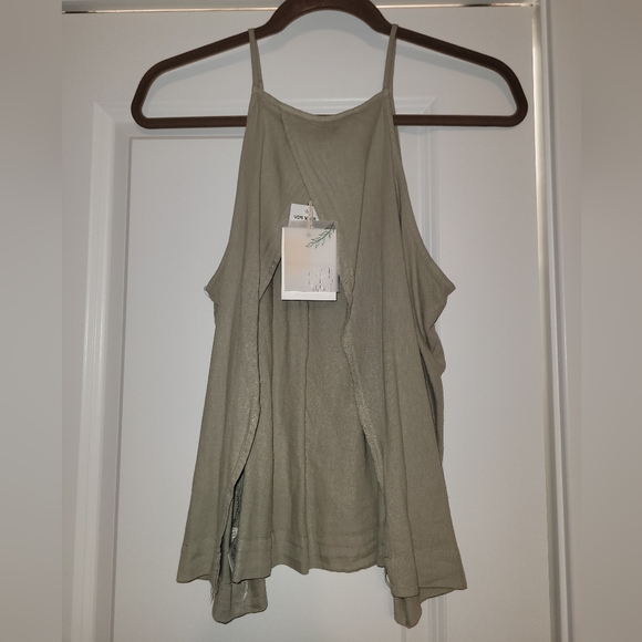 Thread and Supply Split back tank - Picture 2 of 3